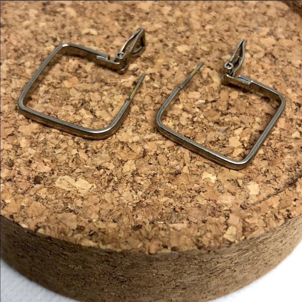 Vintage 70s Silver Rounded Square Hoops - Picture 3 of 4